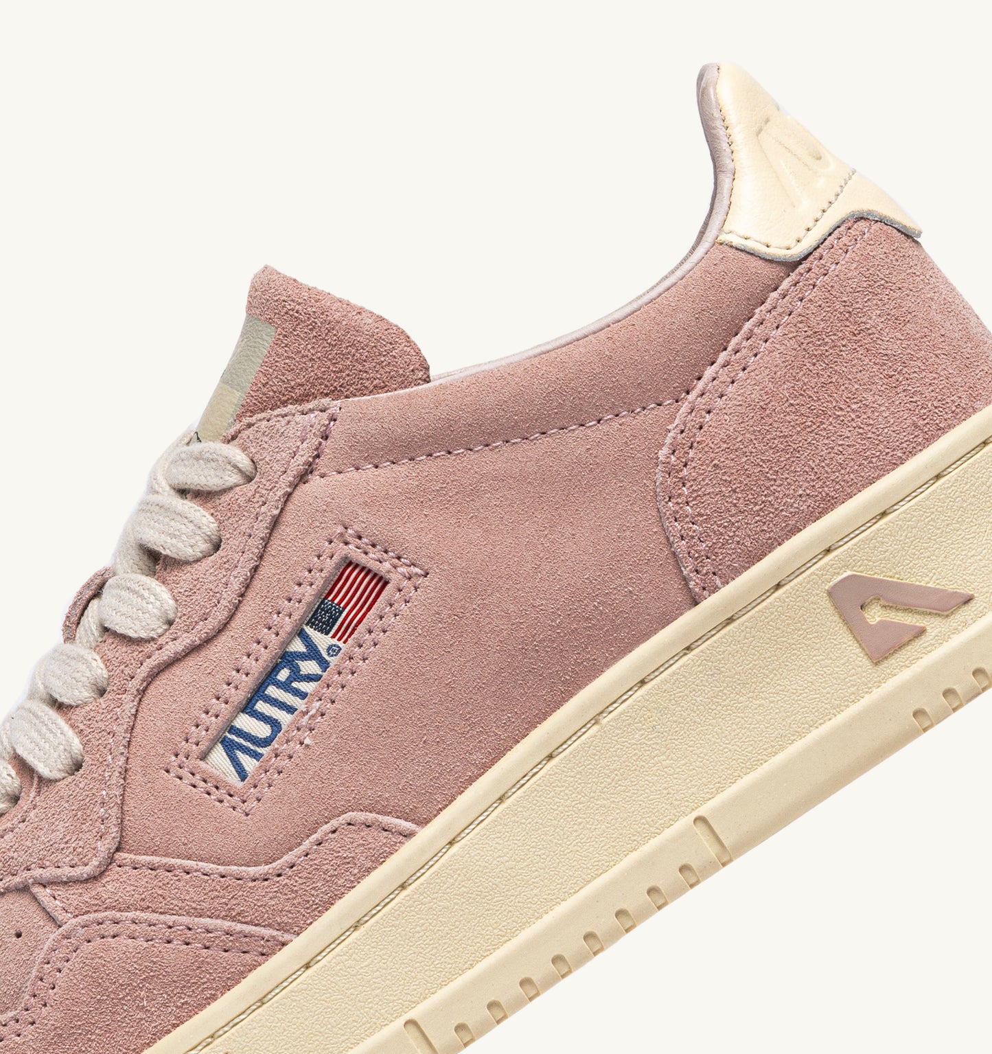 MEDALIST LOW WOM UH03