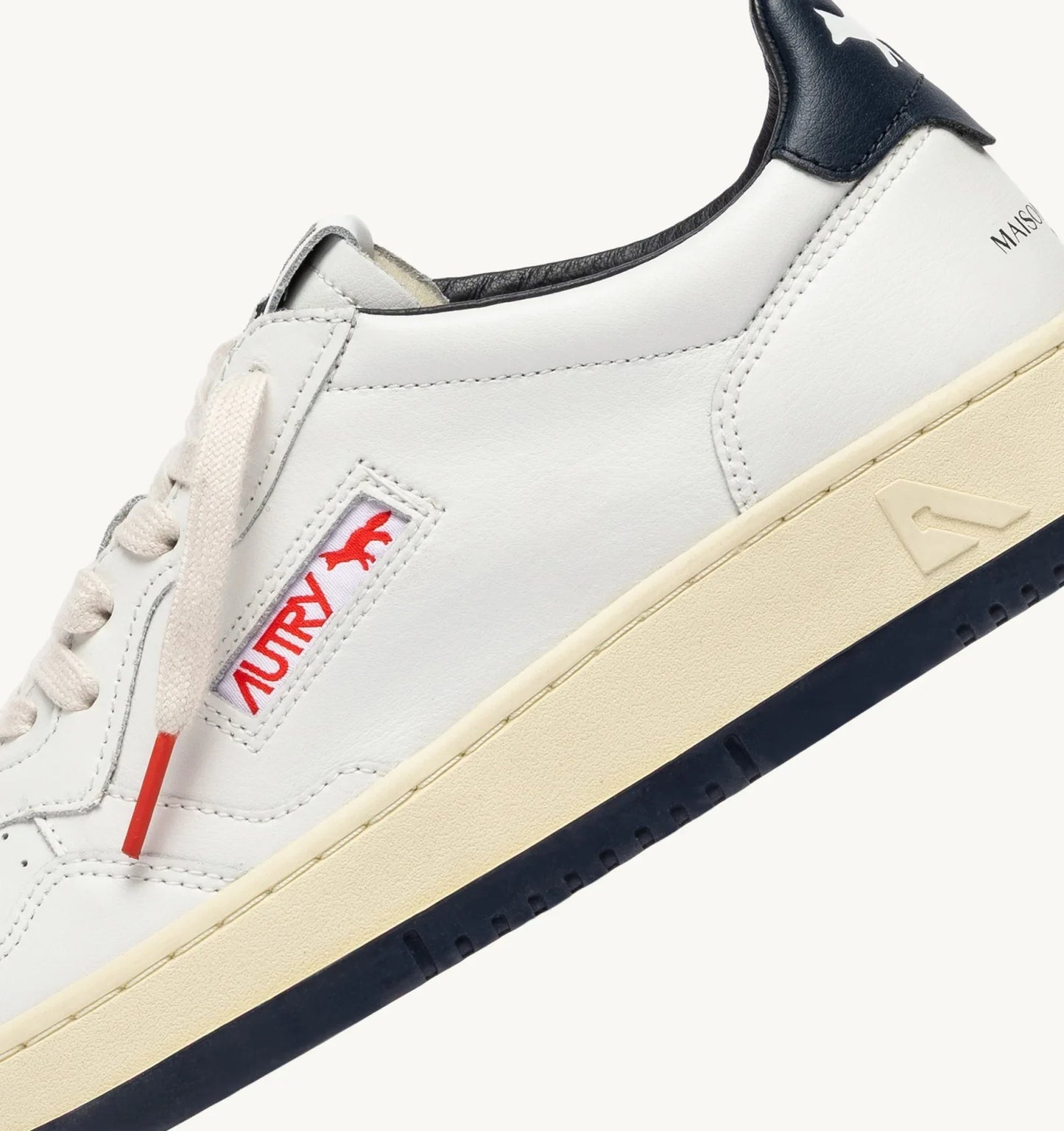 Medalist Low Men 'Maison Kistune' Sneakers In White And Blue Leather